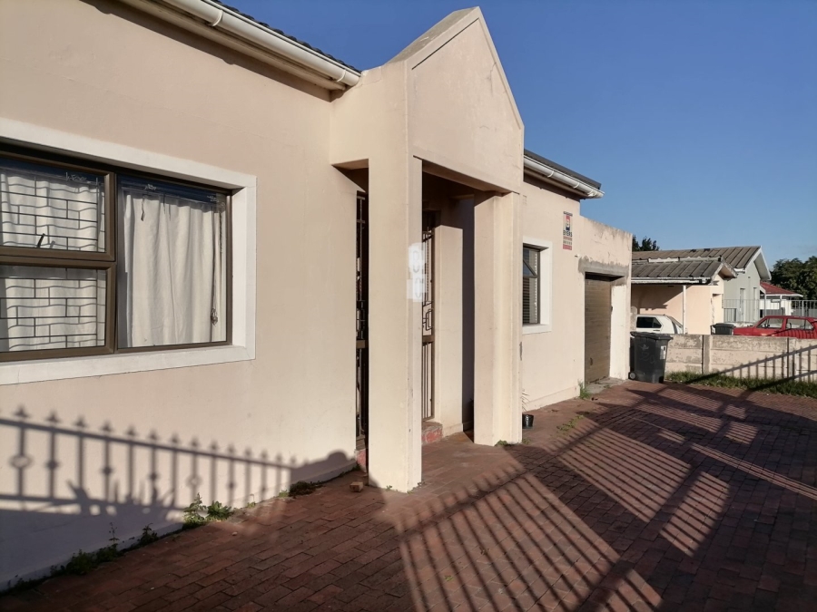 5 Bedroom Property for Sale in Churchill Estate Western Cape